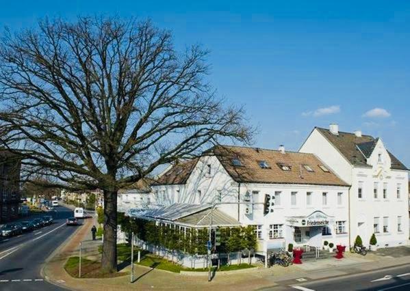 Hotel Friedenseiche Neukirchen-Vluyn Exterior foto